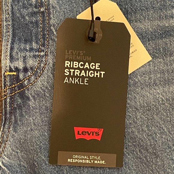 NWT Levi's Ribcage Straight Ankle Women's Jeans - Picture 9 of 13